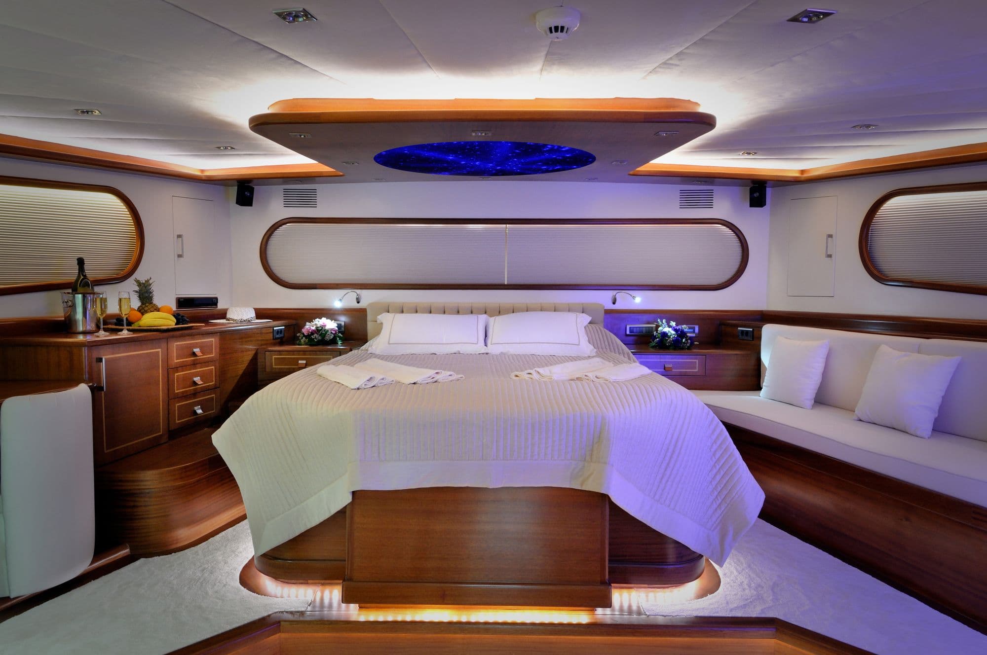 Master cabin with a seating corner