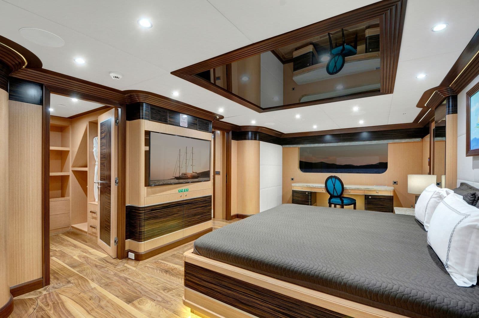 The sleeping area of the master cabin