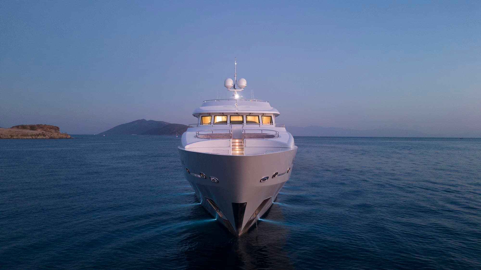 M/Y PRINCESS MELDA from the bow at dusk