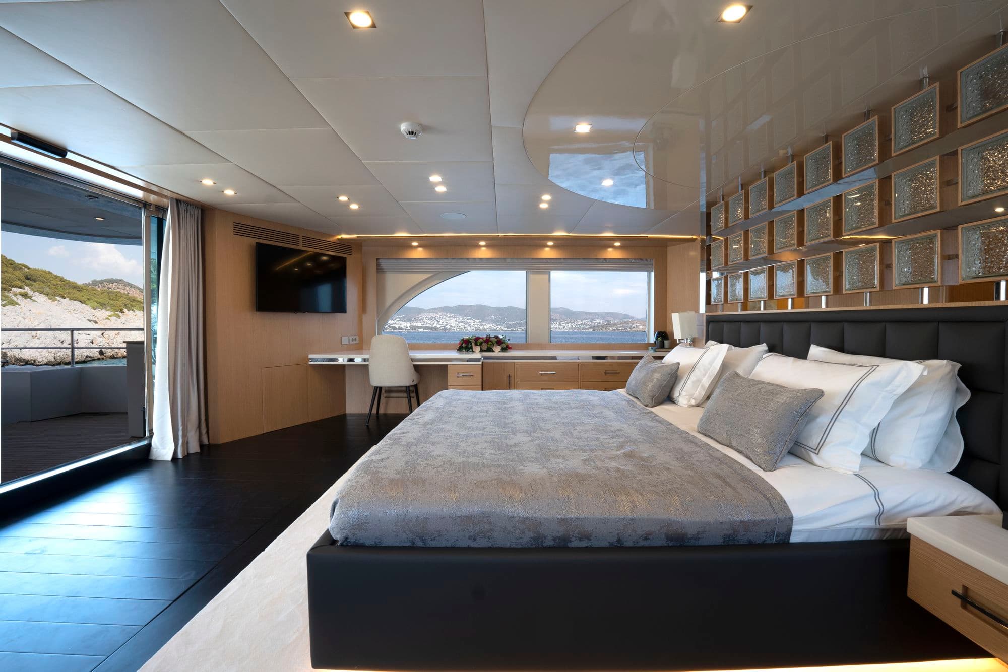 The sleeping area of the upper deck master cabin