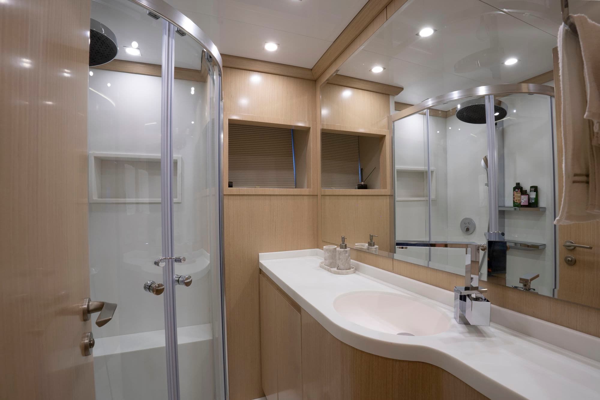 The bathroom of the twin cabin