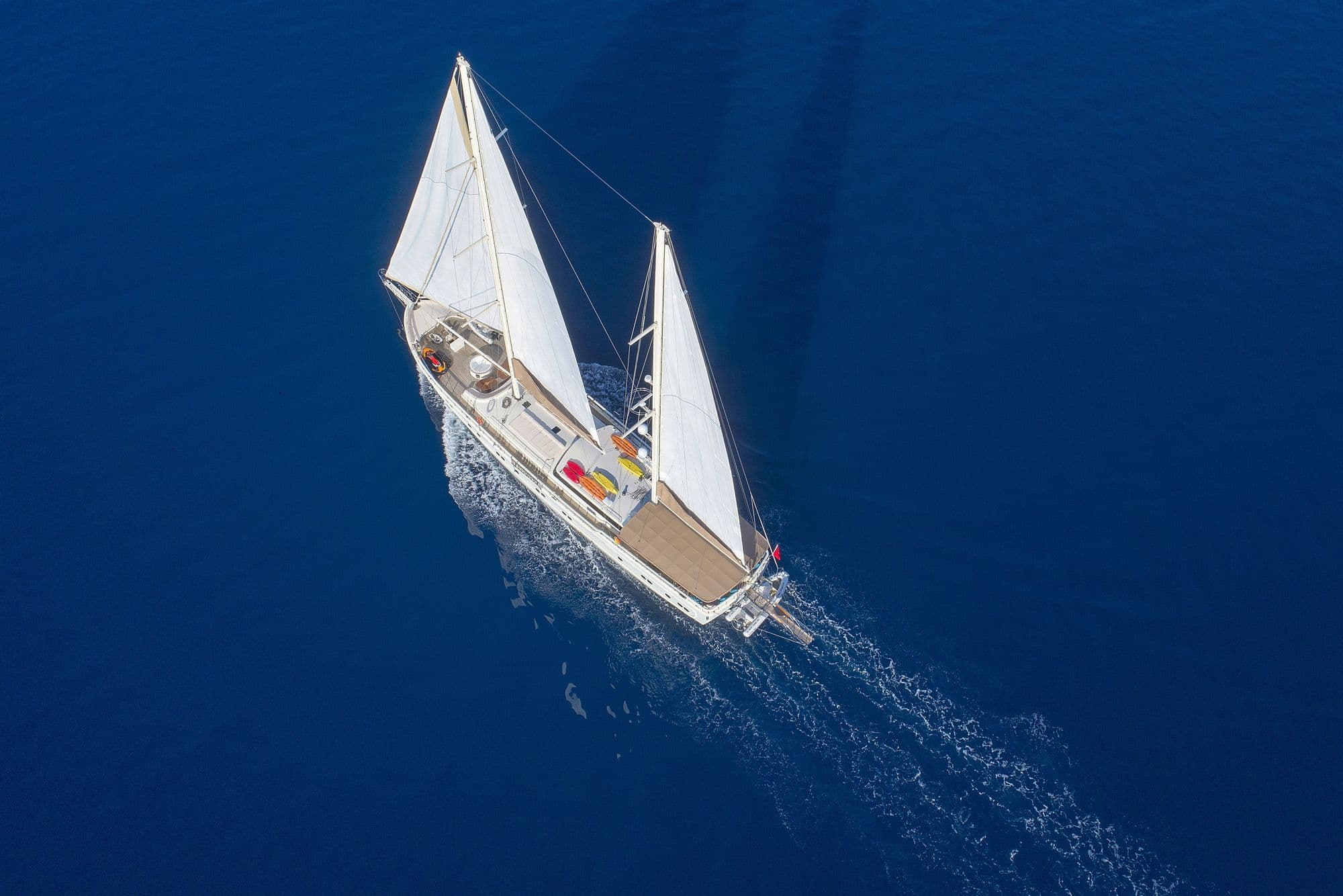 Queen of Salmakis on the open sea, bird's-eye view