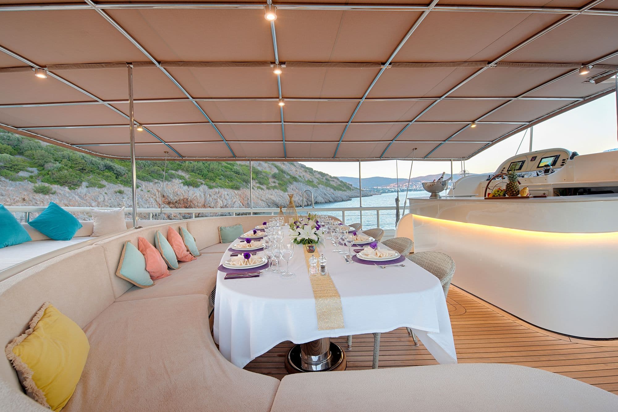 Side view of the aft deck dining area