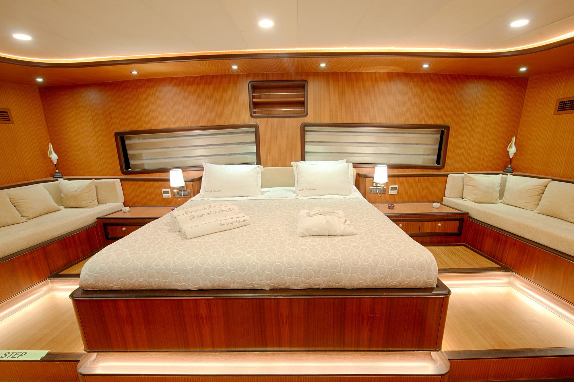 The bed of the master cabin