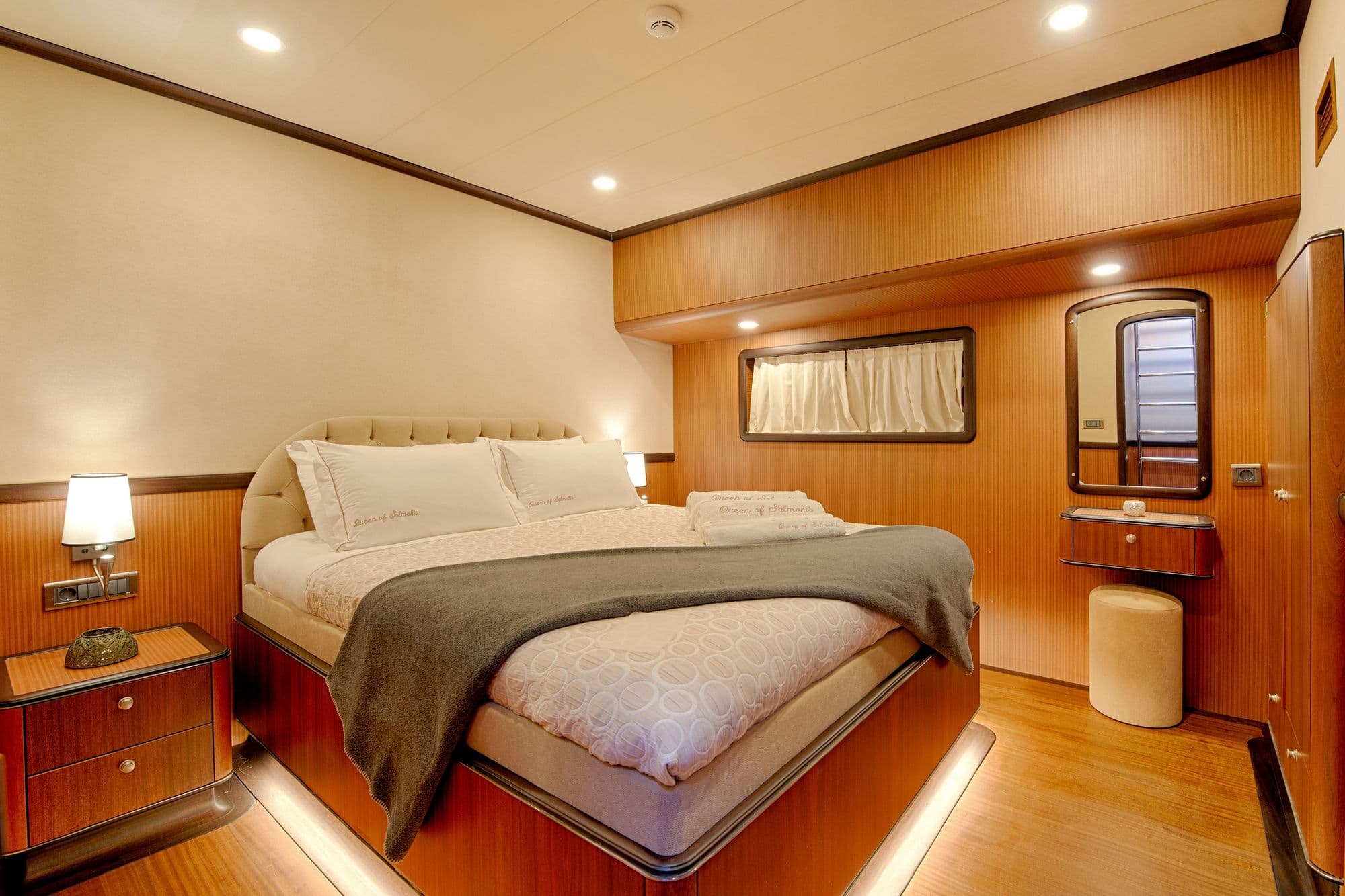 Double guest cabin