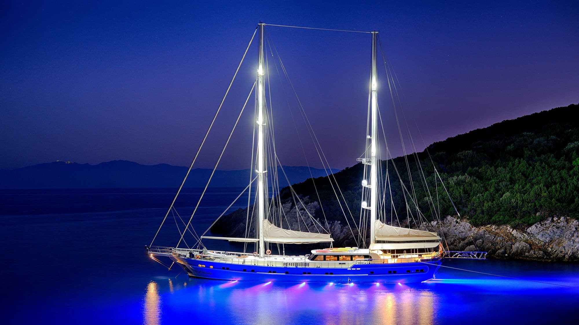Queen of Salmakis with blue underwater lighting