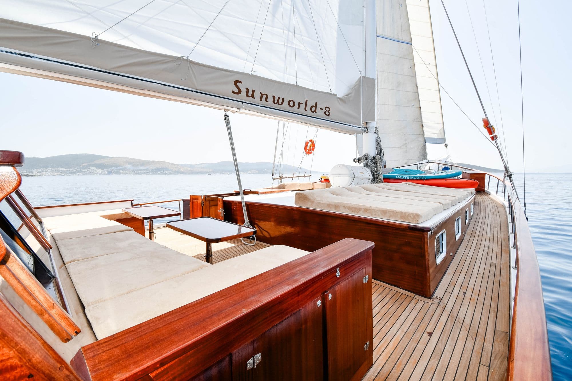 Foredeck and seating area