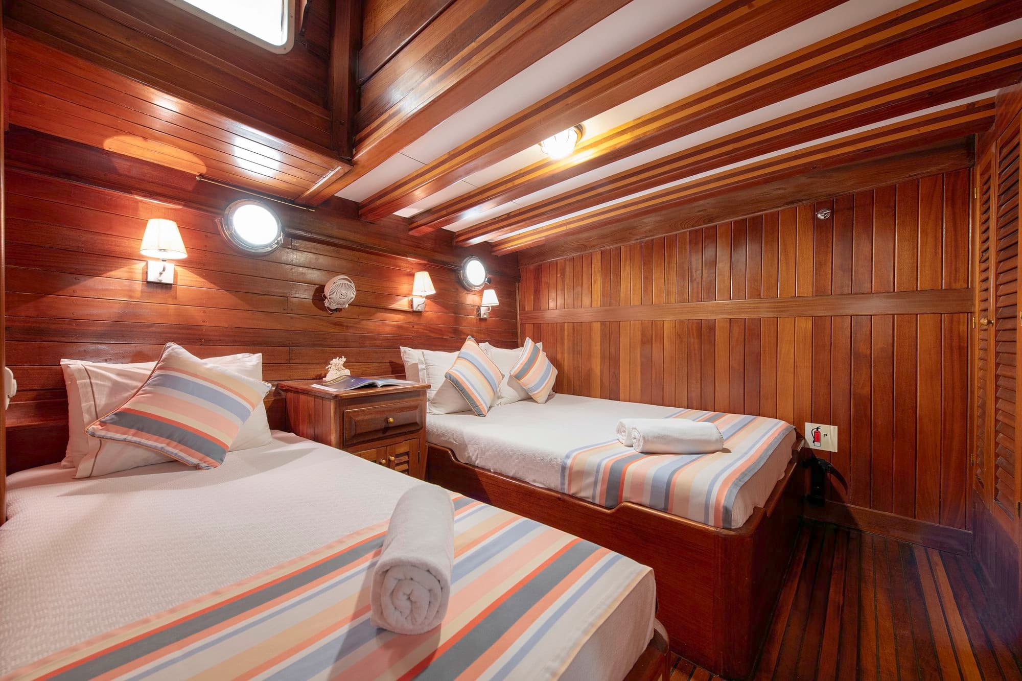 Triple cabin