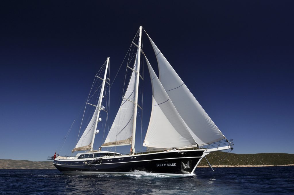 Dolce Mare charter